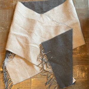 Vineyard Vines Merino Wool Two-Tone Fringe Scarf🖤